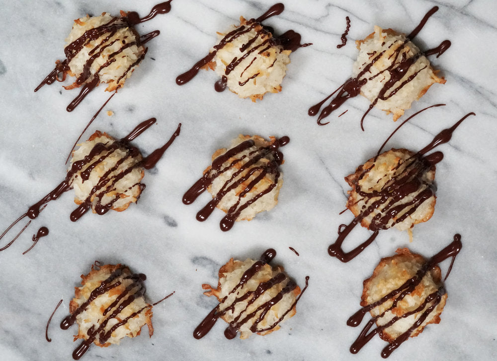 Macaroons with Chocolate Drizzle